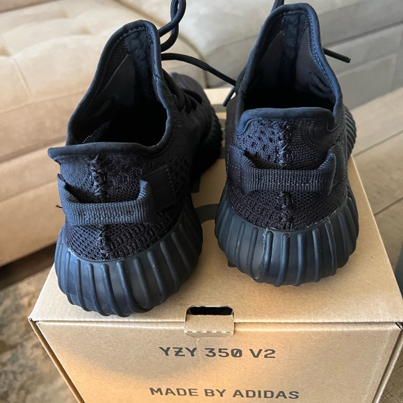 2023 YEEZY BOOST 350 “PIRATE BLACK” - Picture 8 of 8